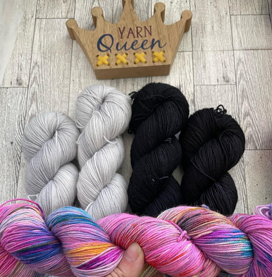 West knits MKAL