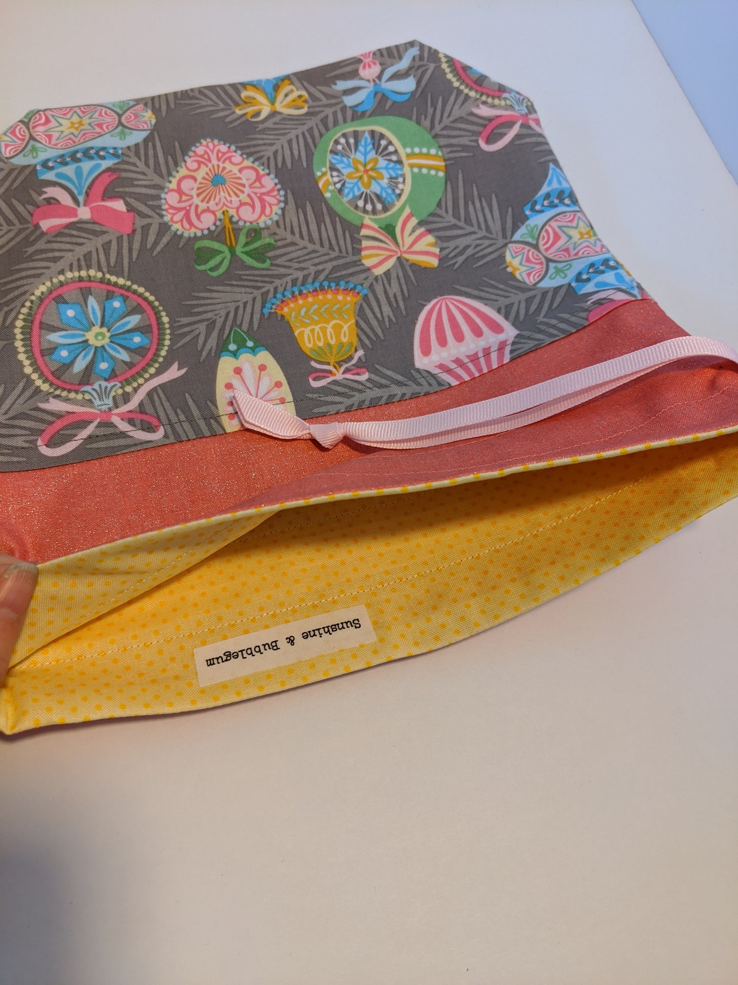 Sunshine and Bubble Gum Vintage Christmas Project Bag