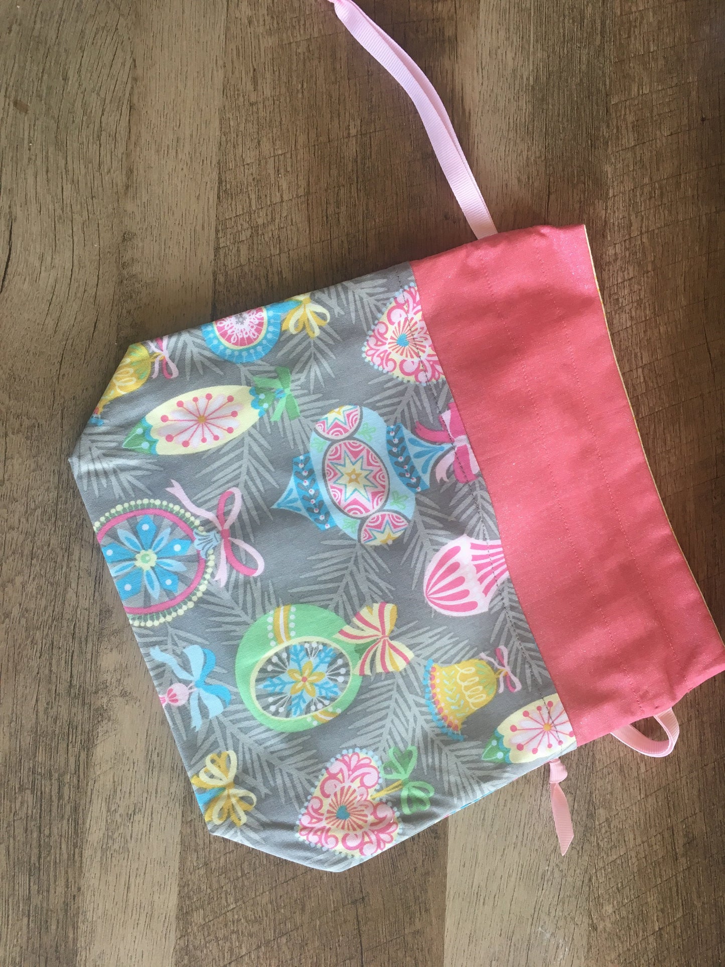 Sunshine and Bubble Gum Vintage Christmas Project Bag